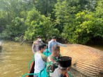 Tim KKP Evakuasi Diduga Bangkai Paus di Perairan Sungai Bahale Mandah