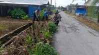 Tingkatkan Ketahanan Pangan, Personel Polsek Enok sinergi dengan Warga