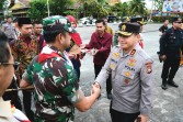 Perkuat Sinergitas TNI-Polri, Dandim 0314/Inhil Sambut Kunjungan Kerja Kapolda Riau di Lapangan Kantor Bupati