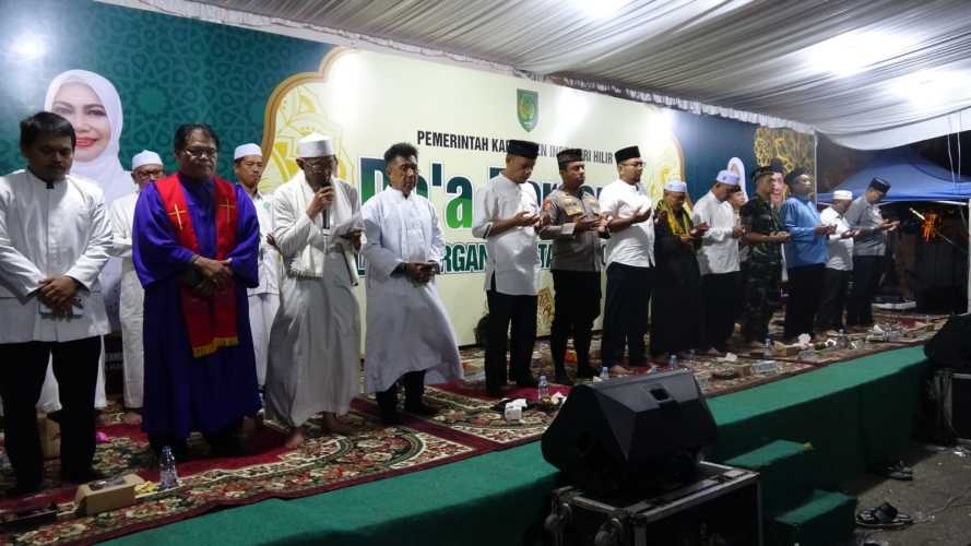 Malam Pergantian Tahun, Bupati Indragiri Hilir H.Herman Mengisi Dengan Muhasabah dan Doa Bersama