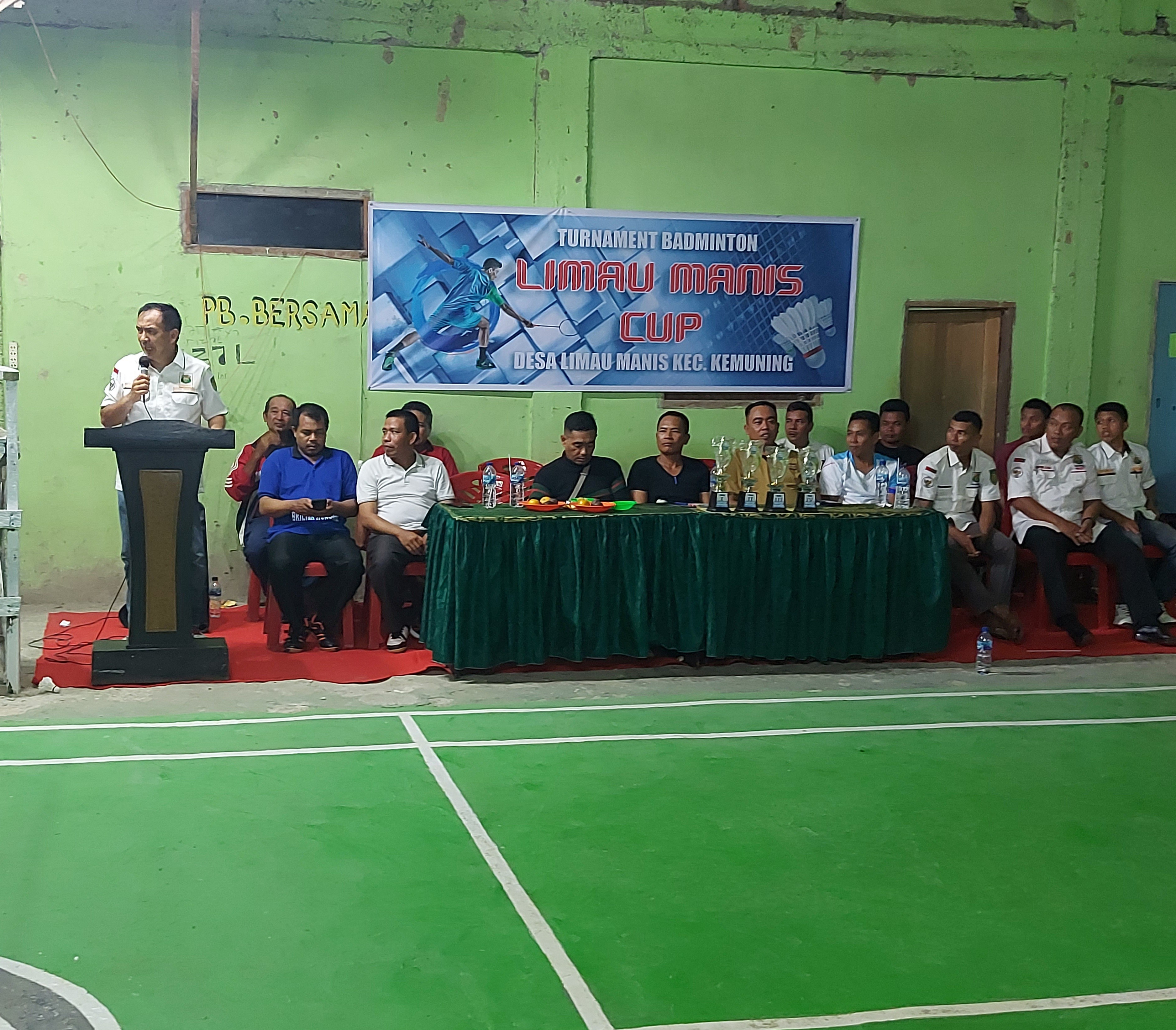 Final Turnamen Badminton Limau Manis CUP Resmi Di tutup Oleh Ketua DPRD Kab. INHIL