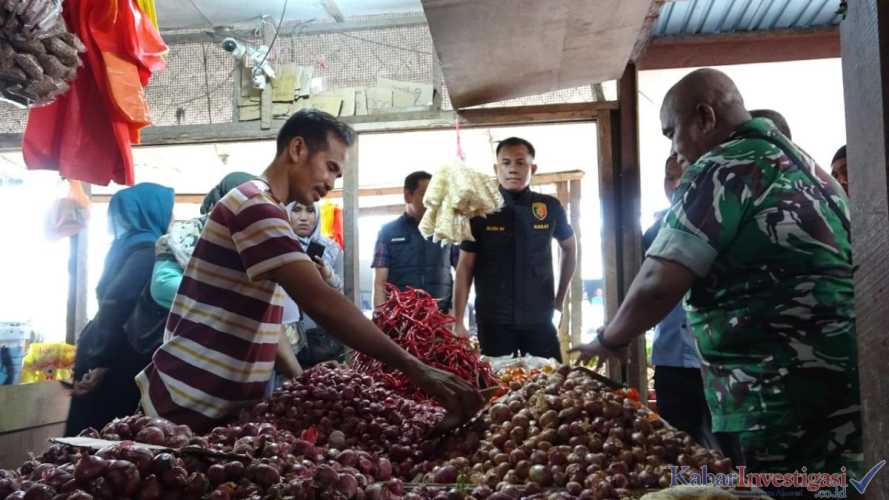 Bupati Inhil, Herman Instruksikan Pengawasan Ketat, Staf Ahli Turun Sidak Pasar Jelang Imlek