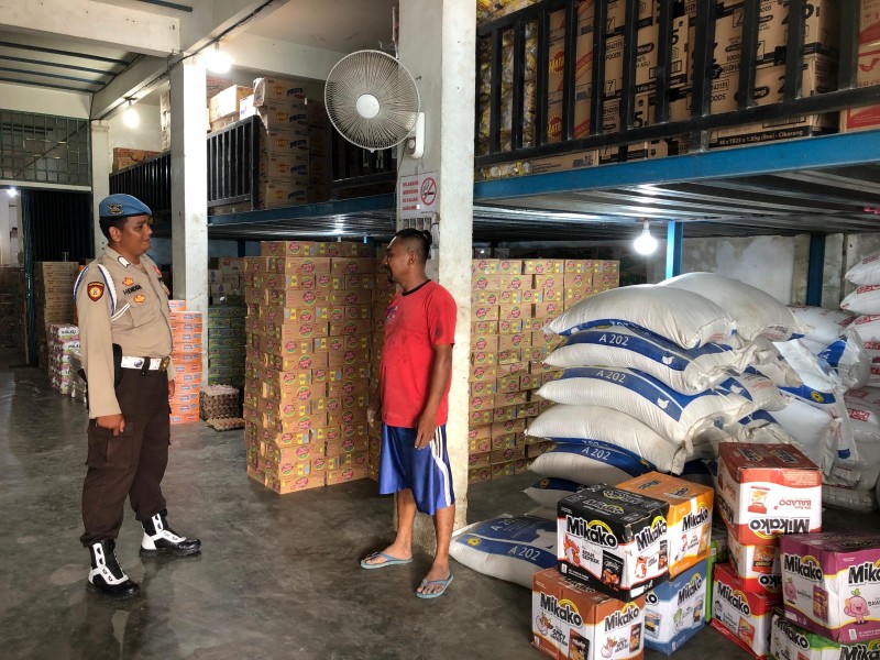 Antisipasi Potensi Panic Buying,Polsek Pulau Burung Gencarkan Monitoring Harga dan Stok