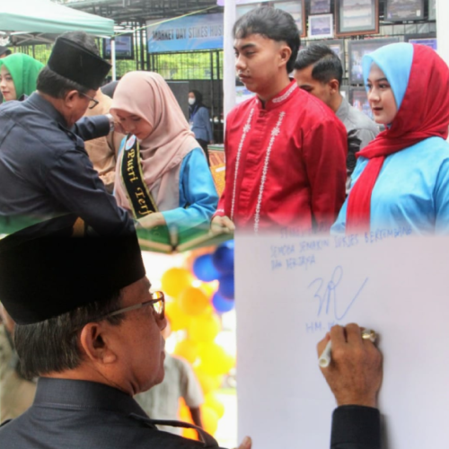 Sembari Milad Kedua dan Reuni Akbar STIKES YHG, Bupati H.M Wardan Mengajak Seluruh Civitas Akademika Meningkatkan SDM Kesehatan