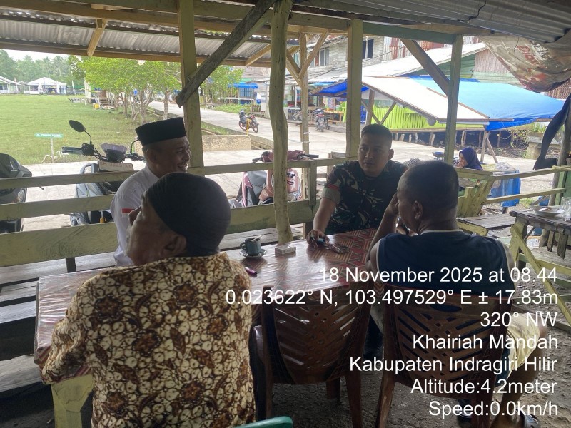 Babinsa Mandah  membuka ruang diskusi terbuka bagi warga terkait masalah sosial kemasyarakatan: