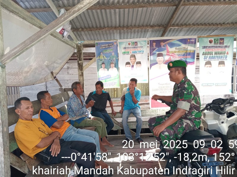 Babinsa Koramil 08/Mandah Tingkatkan Keamanan dan Harmonisasi Masyarakat Melalui Komsos