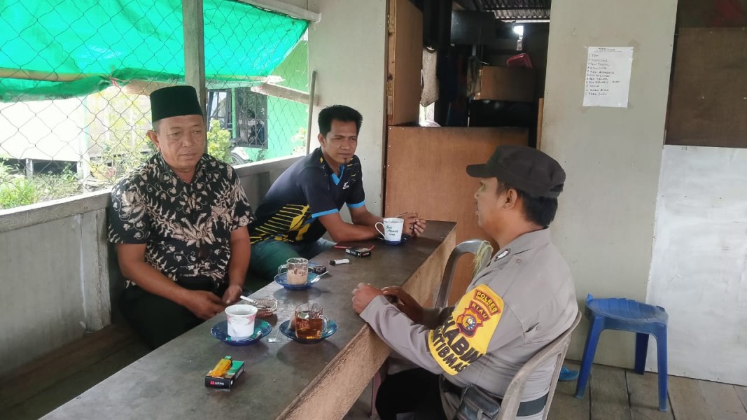 Sambangi Warga Binaan, Bhabinkamtibmas Polsek Enok Beri Himbauan Kamtibmas