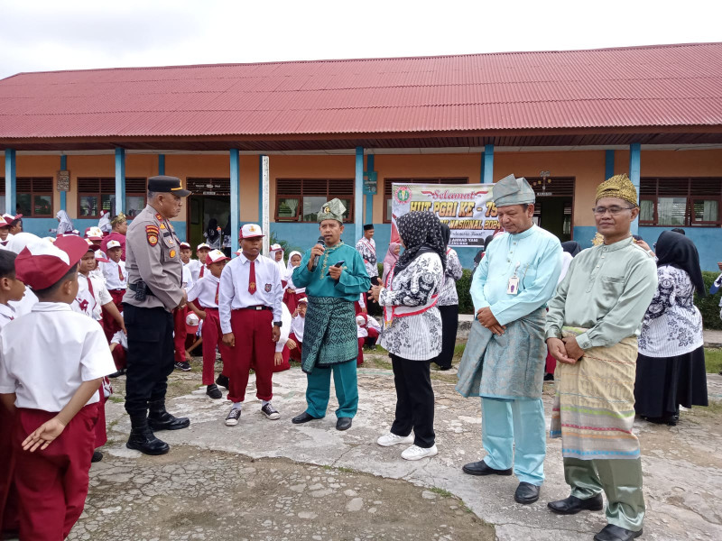 Di Momen HGN Ke -79, Kapolsek Pelangiran Berikan Perhatian Khusus Bagi Penyandang Disabilitas
