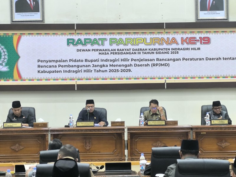Bupati Inhil Sampaikan Penjelasan RPJMD 2025-2026 Dalam Rapat Paripurna Ke-19