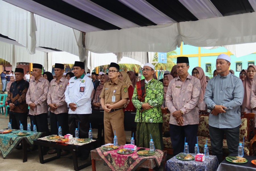 Galeri Bupati Inhil Menutup Festival Hadroh Al- Banjari