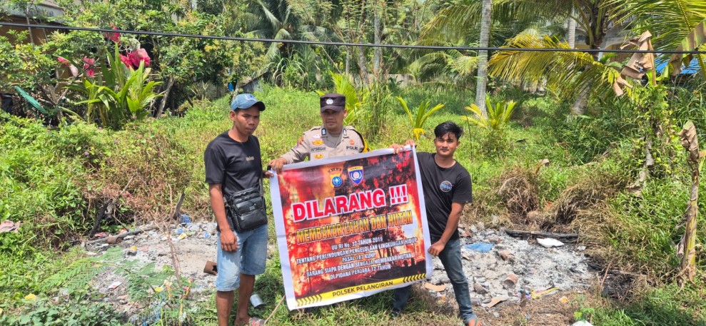 Bhabinkamtibmas Tagagiri Tama Jaya Sebarkan Maklumat Pencegahan Karhutla