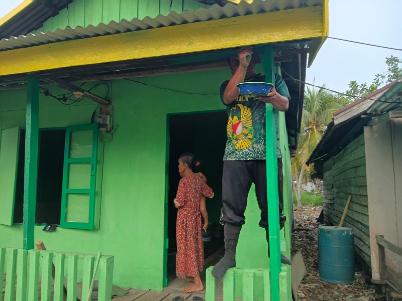 RTLH TMMD Ke-130 Kodim 0314/Inhil di Kuala Lemang Masuki Tahap Finishing, Dapur hingga Pengecatan Rumah Dikebut