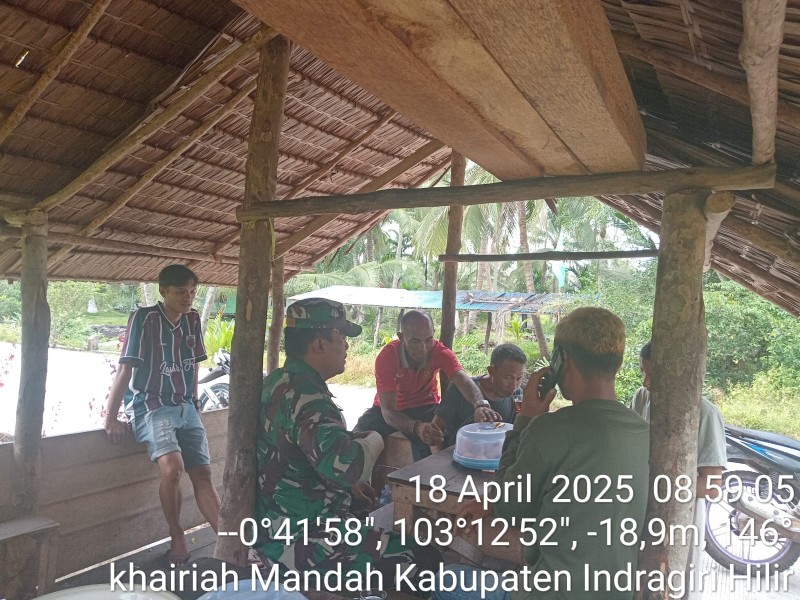 Babinsa Desa Sepakat Jaya Laksanakan Komsos, Pererat Hubungan dengan Warga Binaan