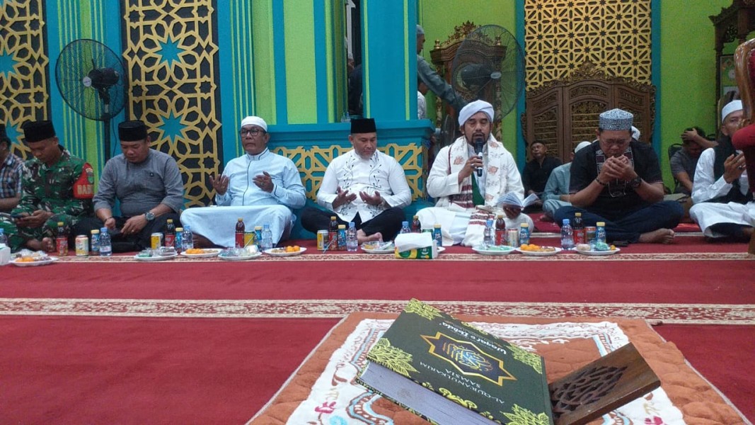 Babinsa Pulau Burung Meningkatkan Ukhuwah Islamiyah Melalui Peringatan Hari Besar Keagamaan