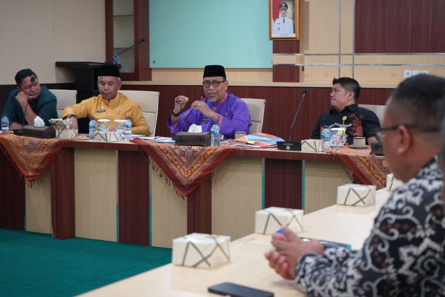 Galeri Pemerintah Kabupaten Indragiri Hilir menggelar rapat mediasi untuk menyelesaikan sengketa lahan