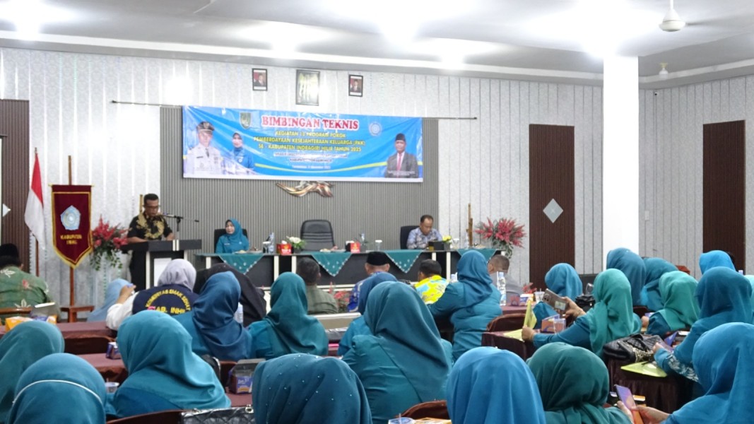 Galeri Bupati dan Ketua TP PKK Inhil Pada Bimtek  Program Pokok