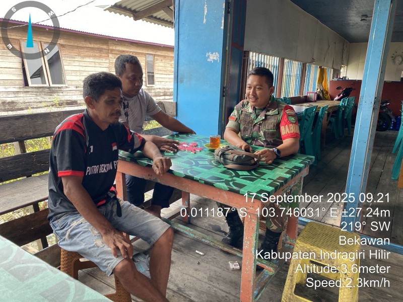 Babinsa Desa Bekawan Ajak Warga Peduli Kamtibmas Melalui Pembinaan SDM