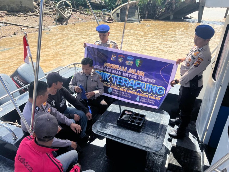 Satpolairud Polres Inhil Gelar Klinik Terapung, Layani Kesehatan Warga Pesisir Sei Indragiri