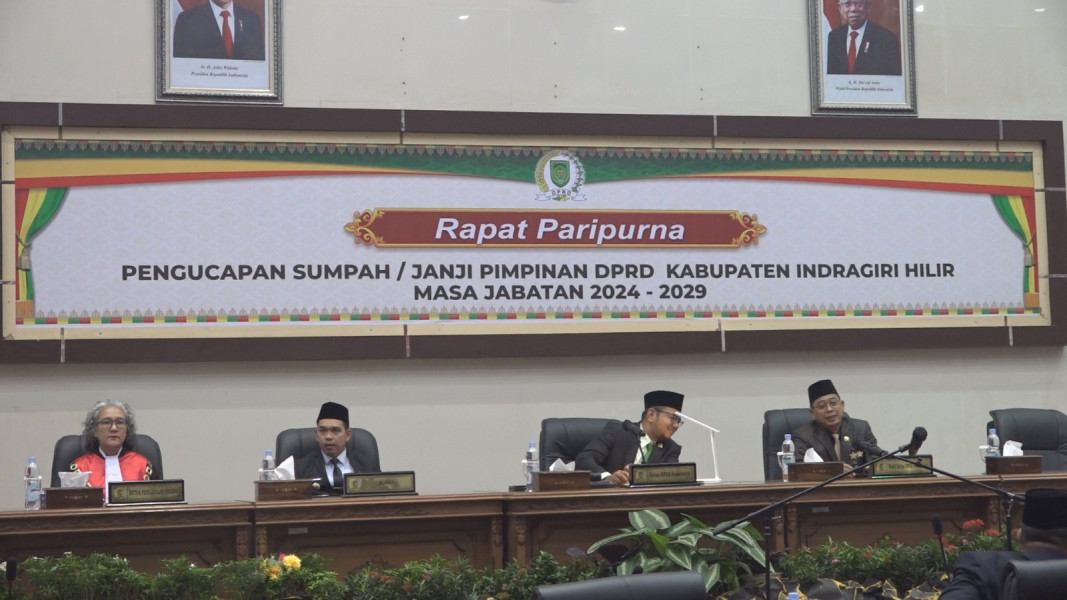 Galeri Pj Bupati H Erisman Yahya Menghadiri Pelantikan Pimpinan Baru DPRD Kab. Indragiri Hilir Masa Jabatan 2024-2029