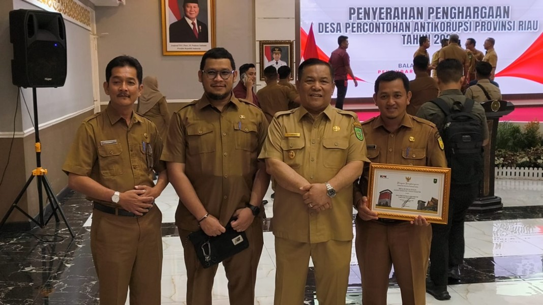 Kepala Desa Sungai Intan Hadiri Penyerahan Penghargaan Desa Percontohan Antikorupsi Provinsi Riau 2025