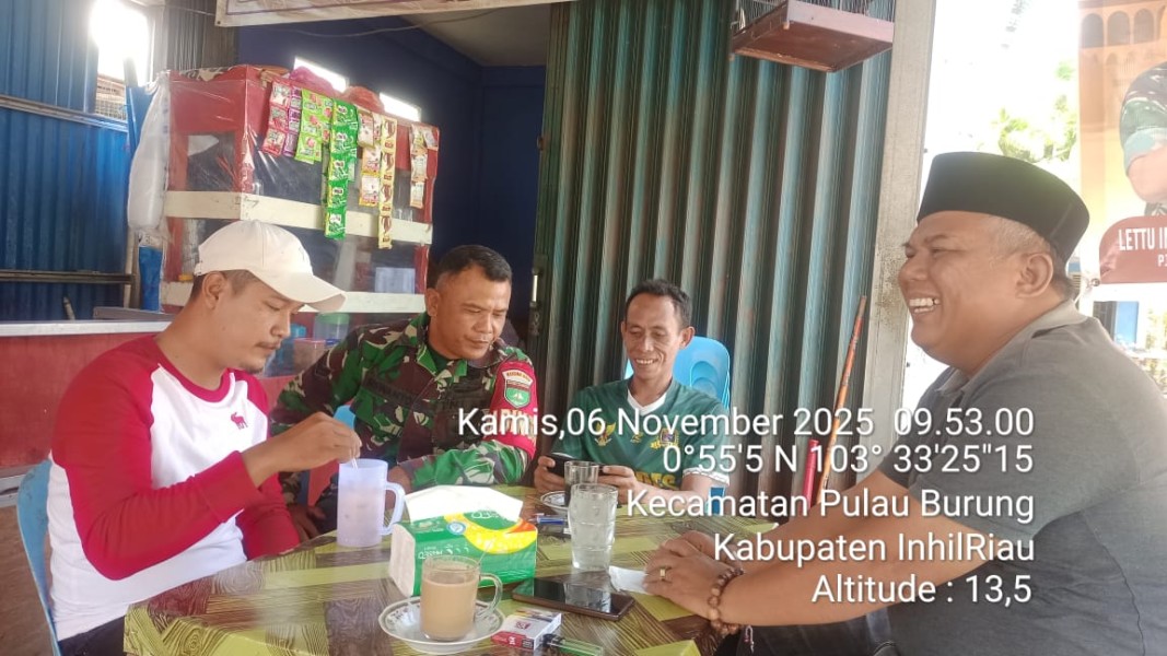 Babinsa Koramil 11/Pulau Burung Laksanakan Pembinaan Kamtibmas dan Sosio Kultural di Desa Sungai Danai