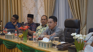 Galeri Pj Bupati Erisman Yahya Sambut Hangat Kunjungan Wartawan Inhil