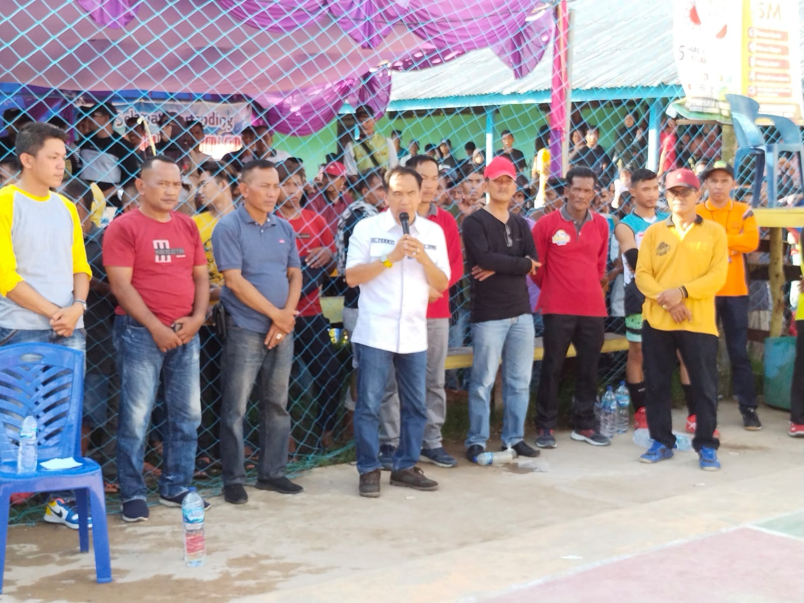 Disaksikan Ribuan Warga,  Ferryandi Tutup Open Turnamen Pemuda Cup Terusan Kempas