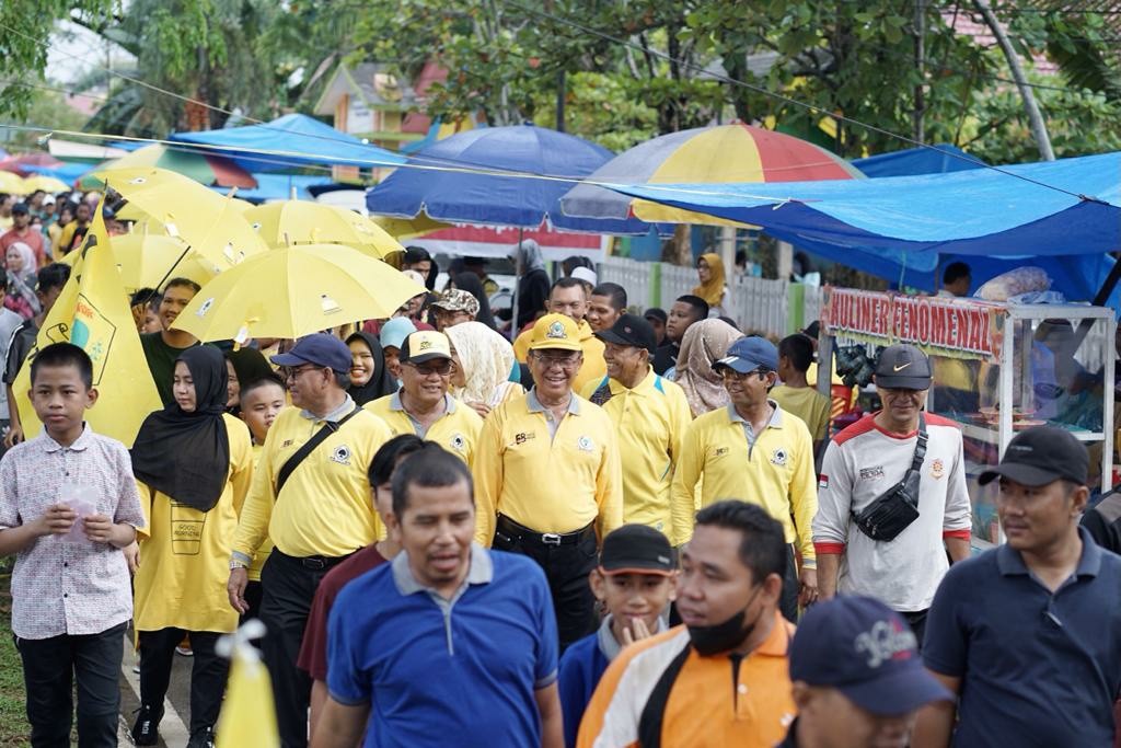 Tumpah Ruah Masyarakat Inhil Ikuti Jalan Santai HUT Partai Golkar Ke-58 
