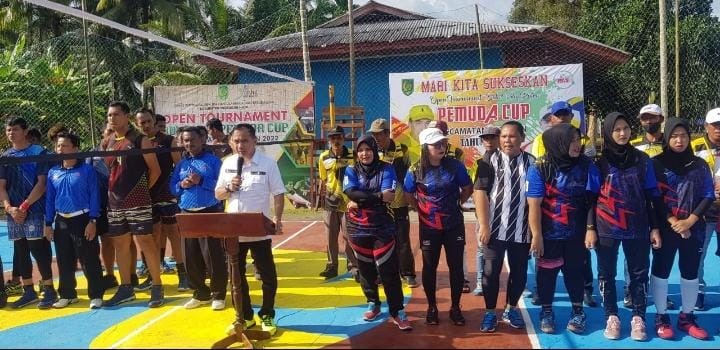 Buka Secara Resmi Turnamen Volly Ball di Kateman, Ferryandi: Junjung Tinggi Sportifitas 
