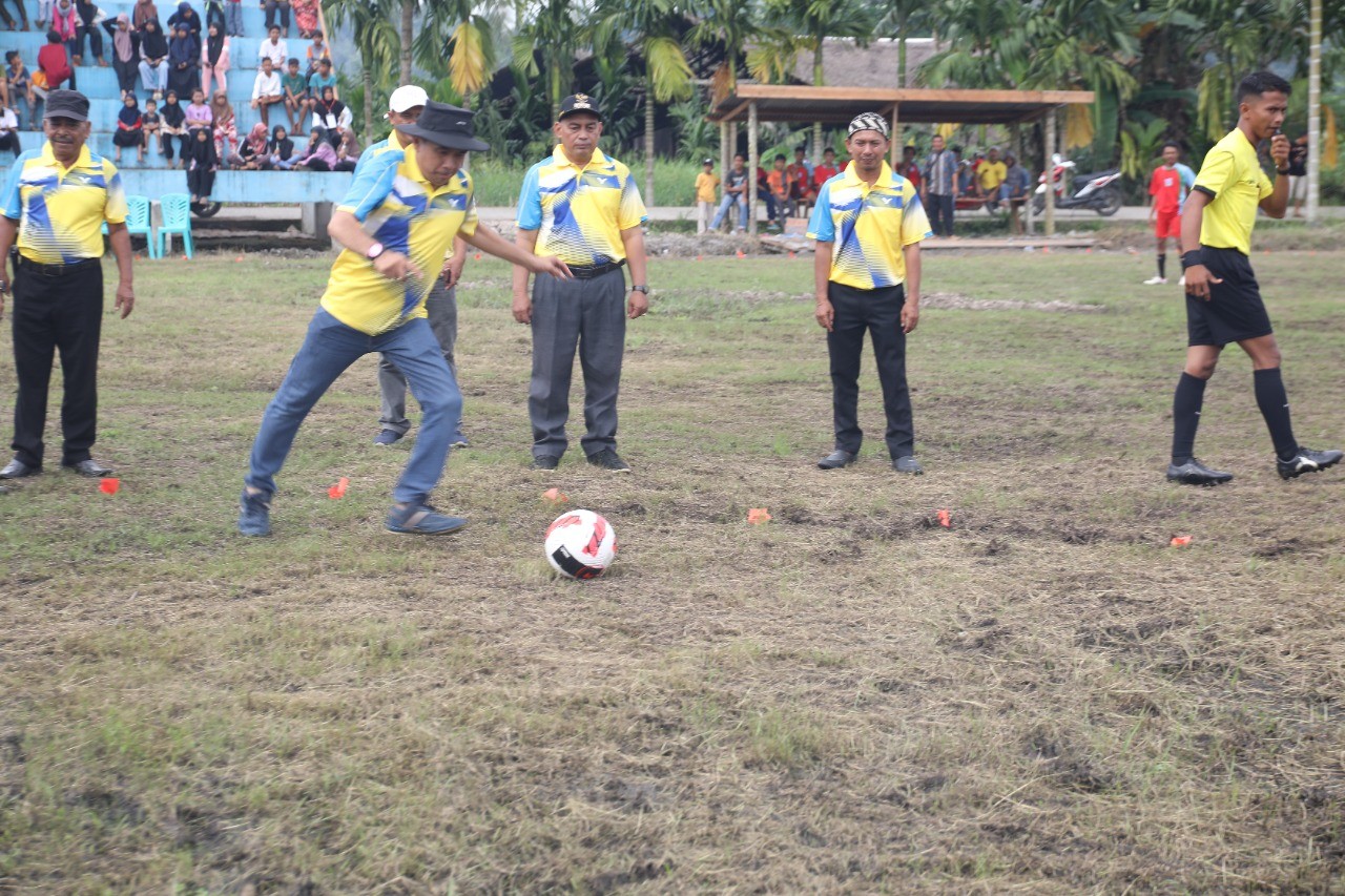 Buka Turnamen Sepak Bola Teluk Sungka Cup Tahun 2022, Ferryandi: Mari Junjung Tinggi Sportivitas