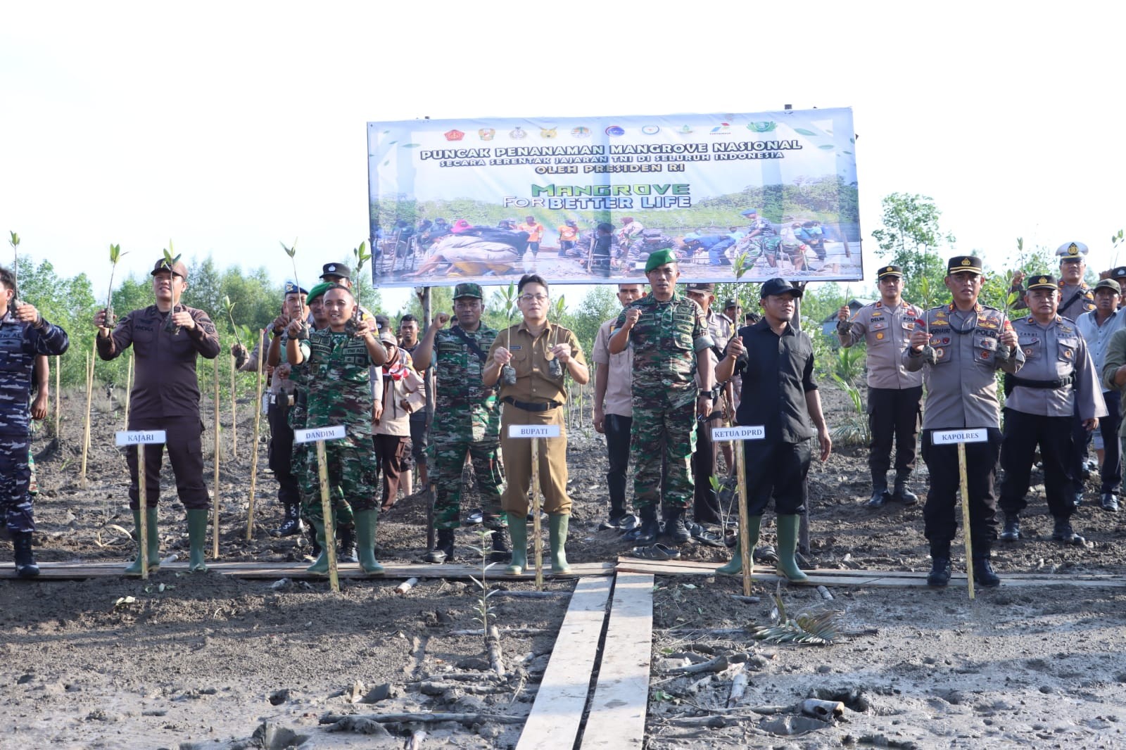 Kapolres Inhil Ikuti Kegiatan Puncak Penanaman Mangrove Nasional