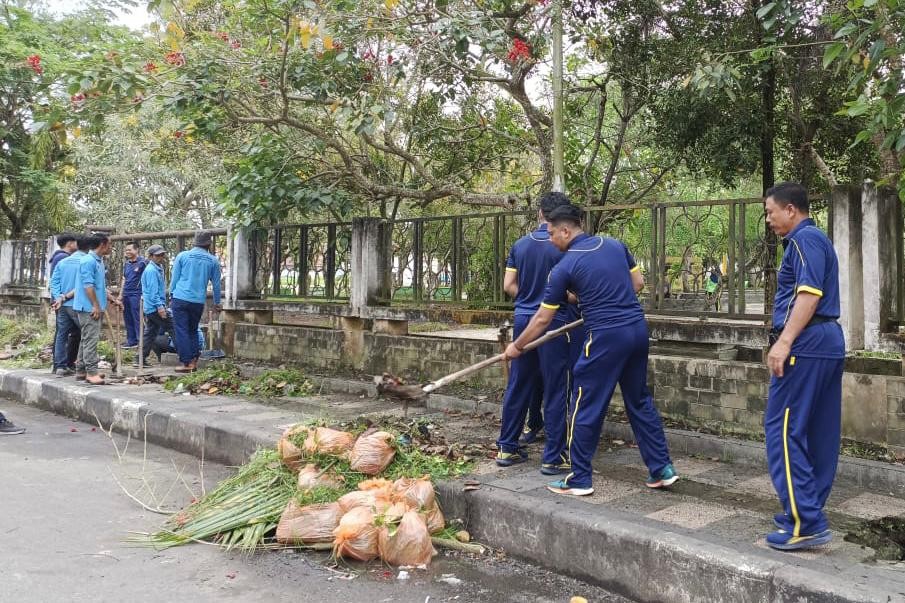 Polres Inhil Ikut Giat Jumat Bersih dalam Rangka HPN