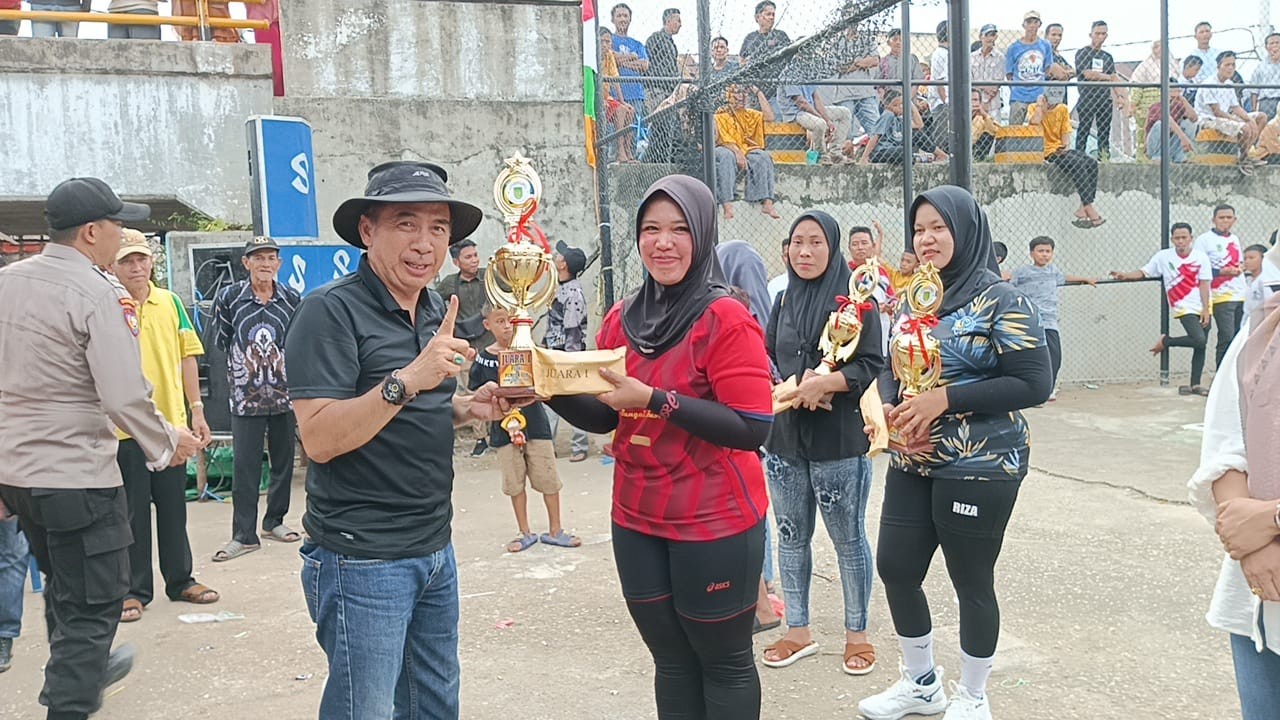 Turnamen Voli Berlangsung Sukses, Ferryandi Apresiasi Kekompakan Warga Sungai Luar