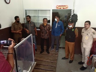 Minyak Goreng langka, Ketua DPRD Inhil Bersama Disdagtri Sidak Ke Lapangan