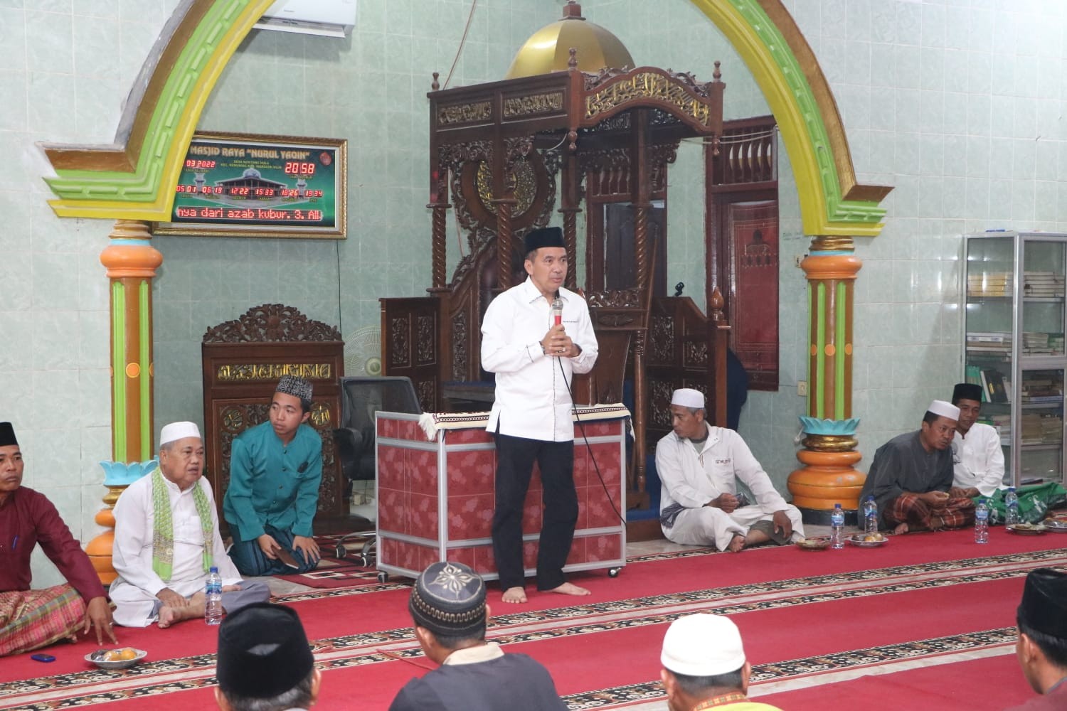 Hadiri Peringatan Isra Miraj, Ketua DPRD Kab. Inhil Siang Di Utara Malam Di Selatan