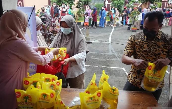 Minyak Goreng Langka, Salah Siapa?