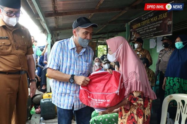 Ketua DPRD Inhil Berikan Semangat Kepada Warga Yang Terkena Musibah Di Rantau Panjang